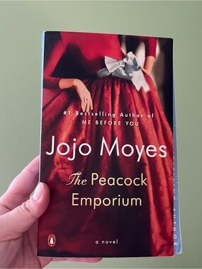 📚 4/25$ 📚 The Peacock Emporium by Jojo Moyes